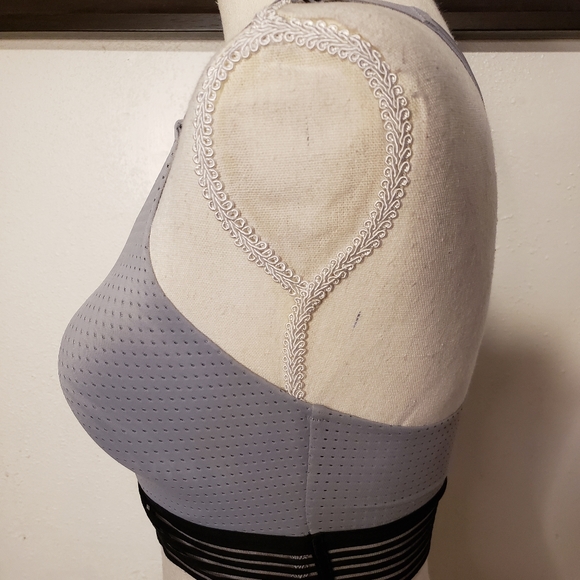 Victoria's Secret Sport Bra - Picture 2 of 8